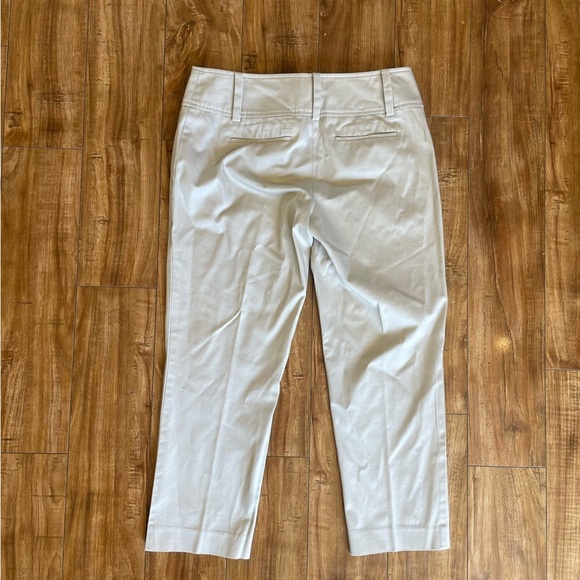 ANN TAYLOR Women’s Tan Capri Signature Fit Low on Waist Pant Size 4 - Picture 7 of 9